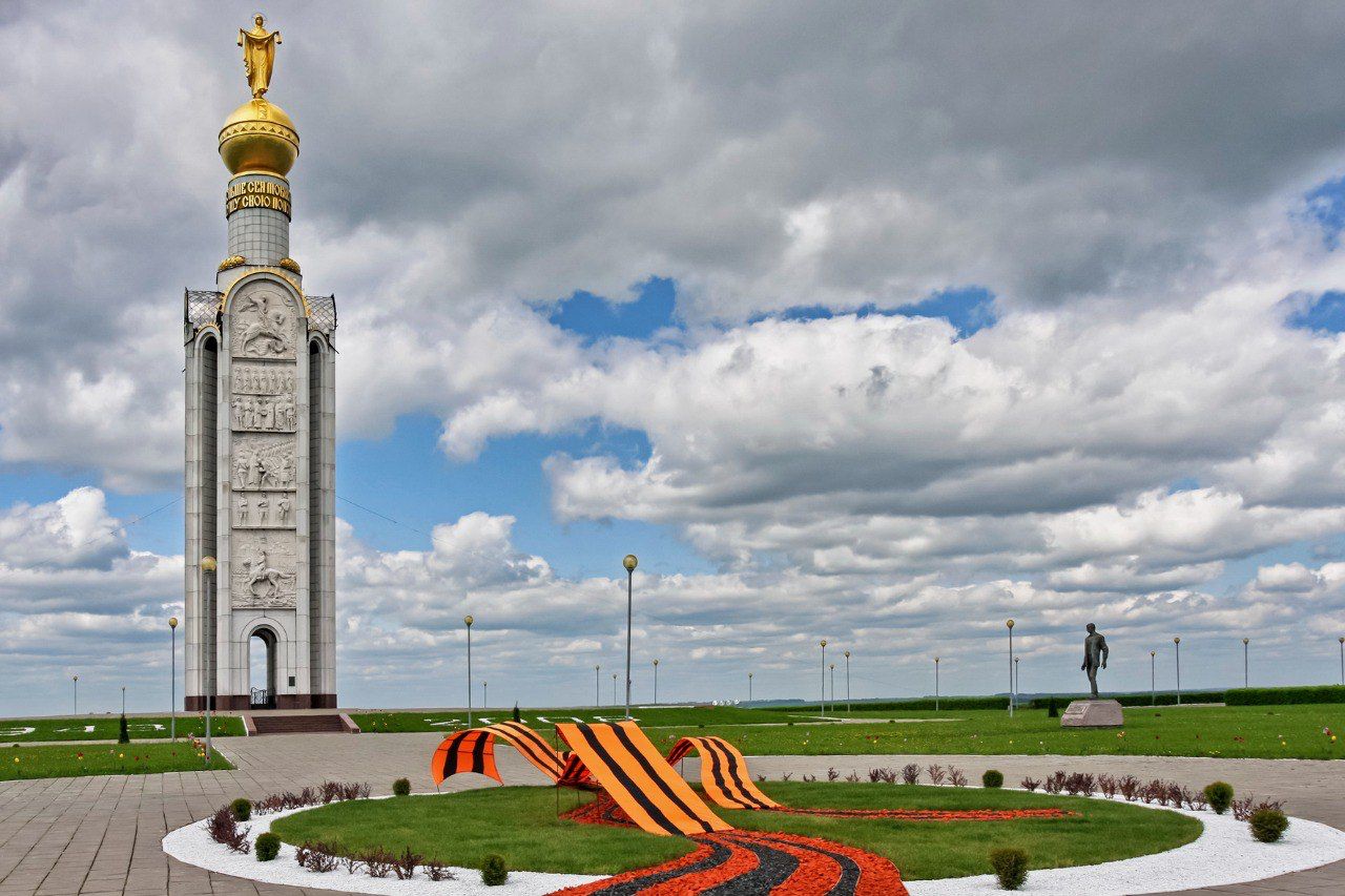 Памятник в Прохоровке звонница