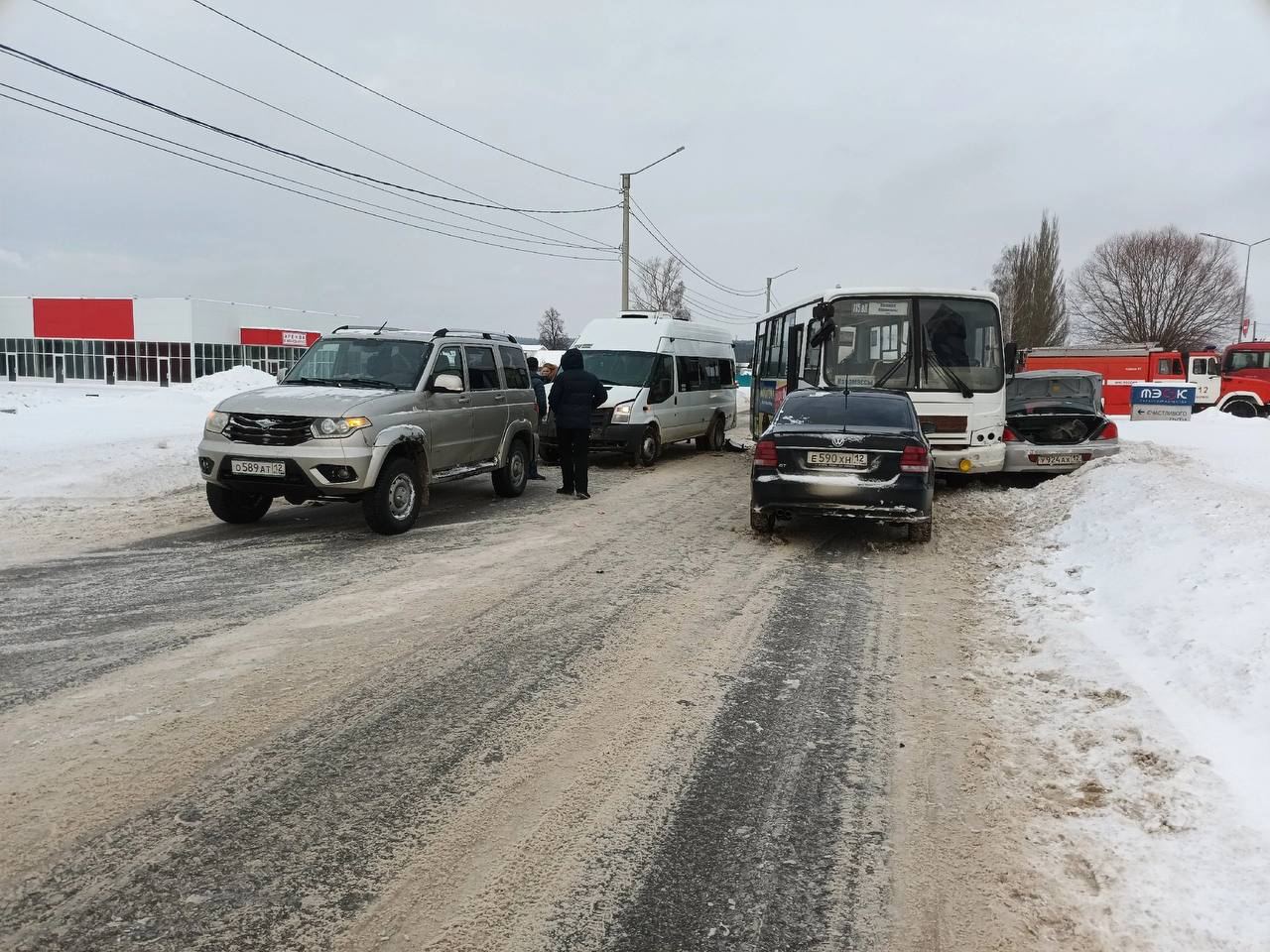 В Волжске произошло массовое ДТП с участием 6 автомобилей | 16.01.2024 |  Йошкар-Ола - БезФормата