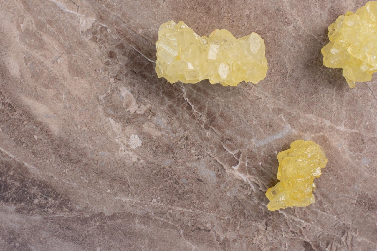 6000-летний «мармеладный мишка» из янтаря был найден археологами в Слупске 6000-летний «мармеладный мишка» из янтаря был найден археологами в Слупске